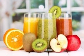 Svježe iscijeđeni sokovi od povrća, voća ili bobičastog voća u jelovniku za piće